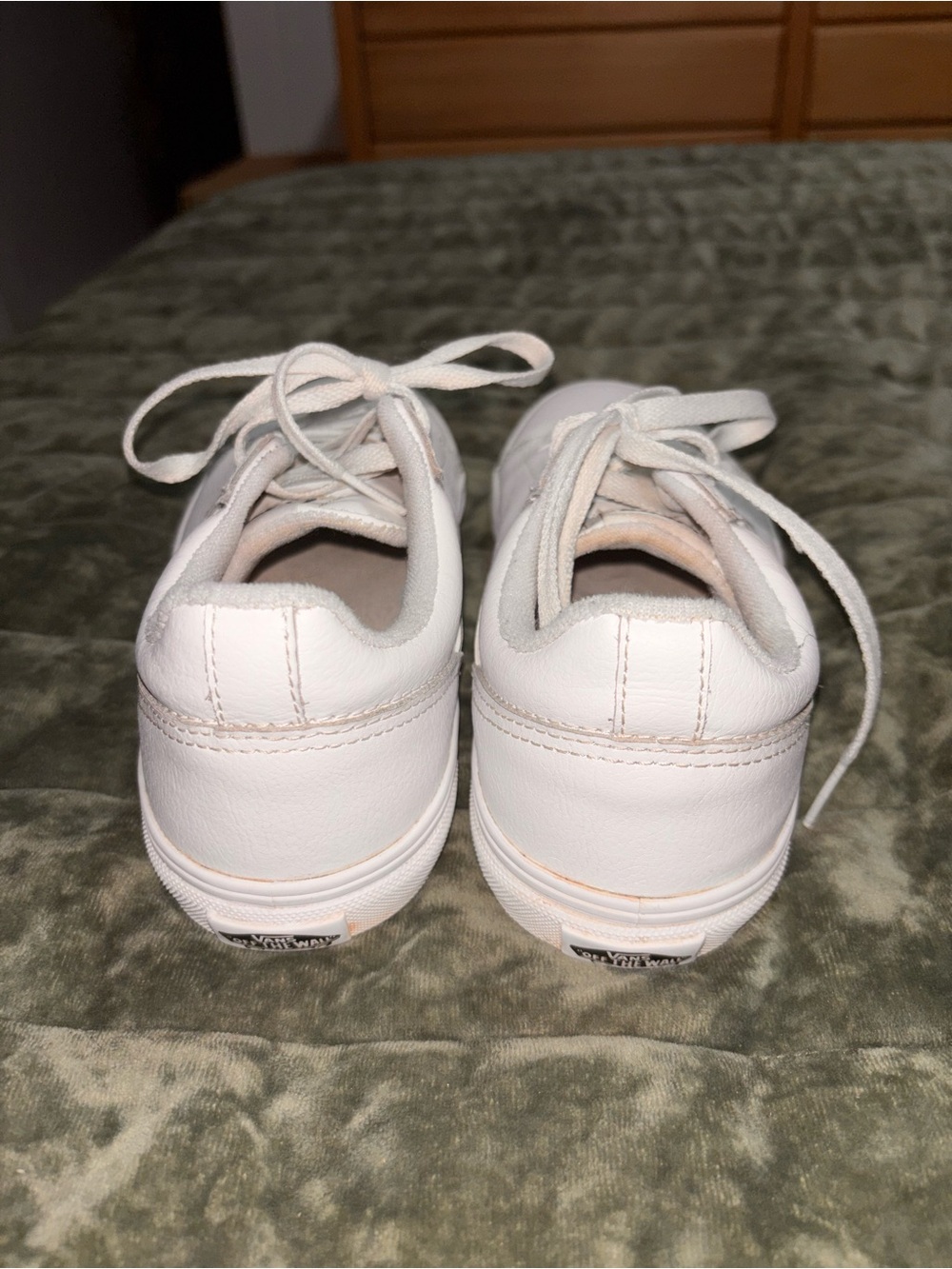 Vans Seldan Youth Size 5 Women’s 7  White leather Low Tops sneakers - Picture 2 of 7